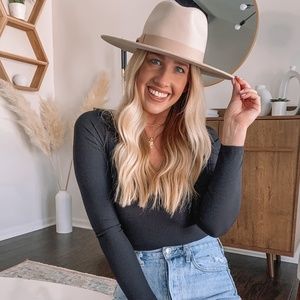 Meet your Posher, Talia